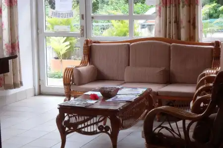 Reef Holiday Apartments - 6