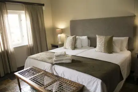 Hilltop Guesthouse - 3