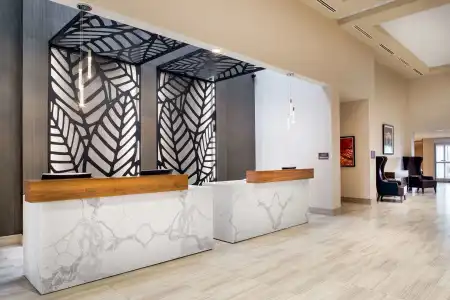 DoubleTree by Hilton Toronto Airport - 15