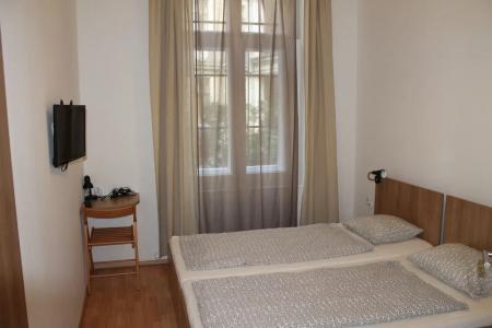 Omega Guesthouse Budapest - 43