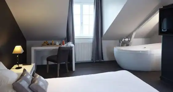 Best Western Le Cheval Blanc - Vieux Port - 170
