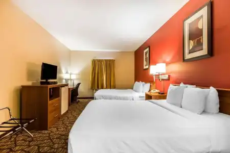 Quality Inn & Suites - 28