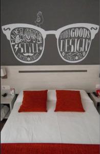 Hostal Live Barcelona - 52