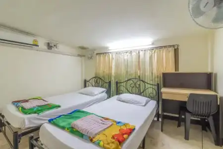 7 Holder Guesthouse - 4