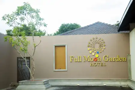 Full Moon Garden - 0