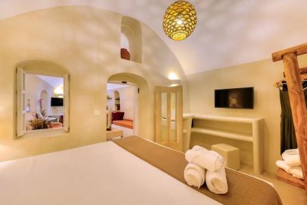 Pasithea Luxury Suites - 37