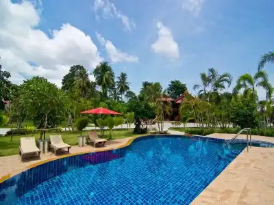 Bueng Bua Thong Resort - 12