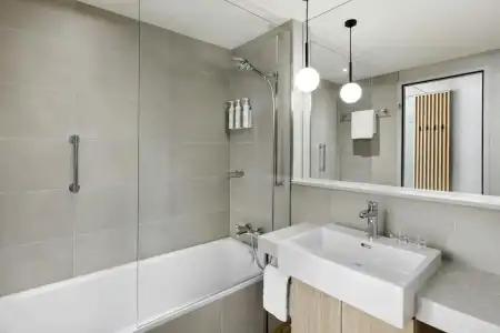 Courtyard by Marriott Zurich North - 9