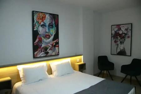 Larnaca Bay Suites - 49