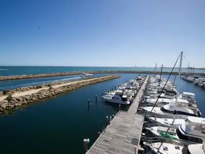 Be. Fremantle - 18
