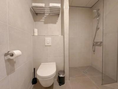 HOTELUX Amsterdam Airport - 8