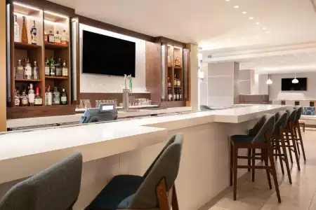 Holiday Inn Los Angeles - LAX Airport by IHG - 12