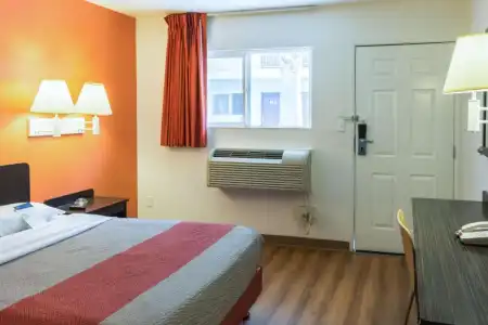 Motel 6 Bakersfield, CA - East - 42