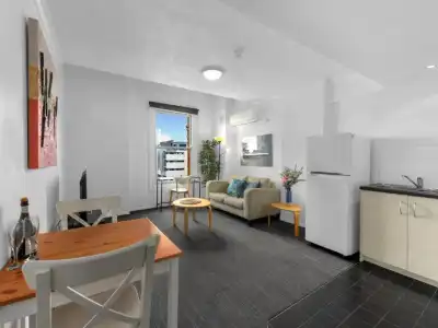 Central Brunswick Apartment - 30