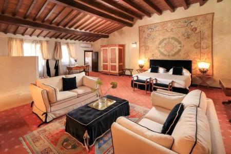 J and J Historic House - 44