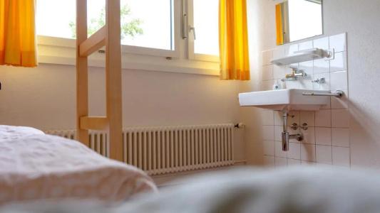 St. Gallen Youth Hostel - 26