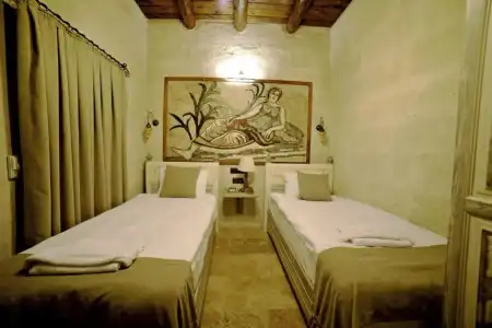 Caftan Cave Suites - 17