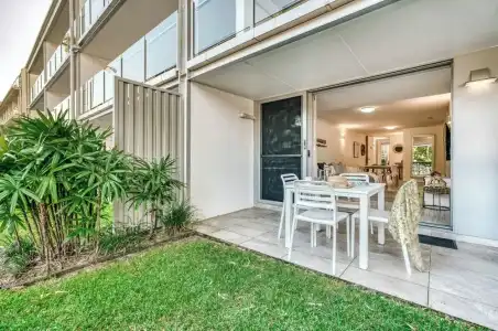 Jacaranda Noosa - 160