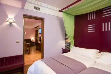 Suites Gran Via 44 Apartahotel - 39