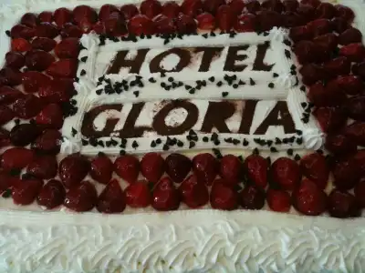 Gloria - 6