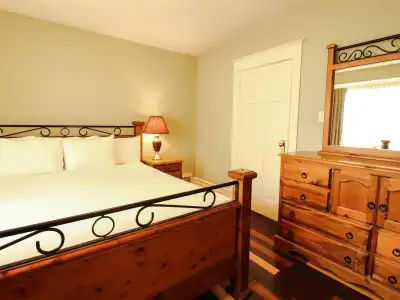 James Bay Inn & Suites - 30