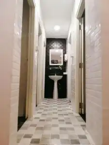 White House Hostel - 10