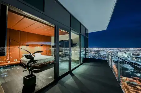 Beautiful Palms Place Suite - 333