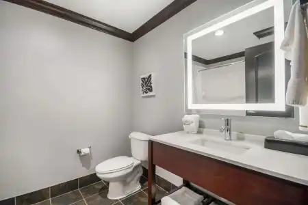 Hawthorn Suites by Wyndham Lubbock - 57