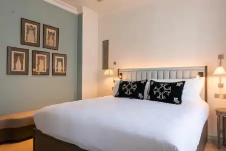 Hôtel de Montesquieu - 107