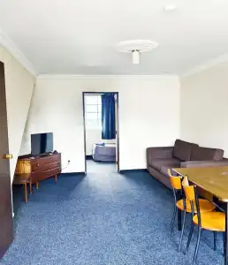 Ferry Motel - 80
