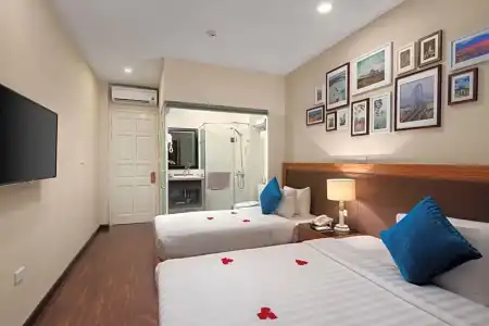 Golden Moon Suite - 41