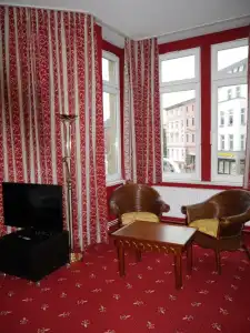 AltstadtAm Theater - 1
