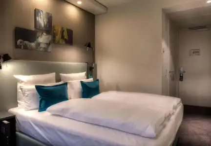 Motel One Amsterdam-Waterlooplein - 1