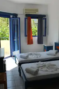 Leonidas Studios & Apartments - 14