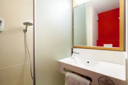 B&B Reims Centre Gare - 8