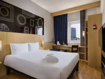 Ibis Kyiv City Center - 6