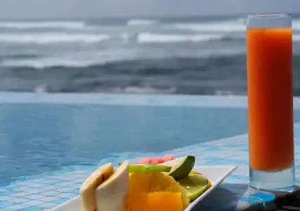Cantaloupe Aqua Beach Club - 11