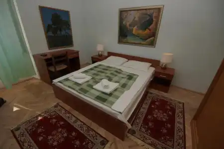 LaRos Apartments - 90