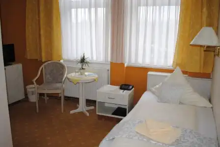Sächsischer Hof - 3