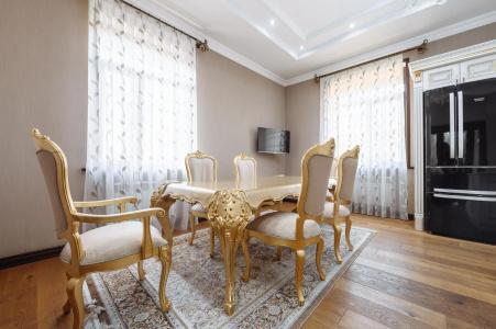 Monday Royal Apart - 188