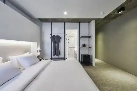 Intro - 44