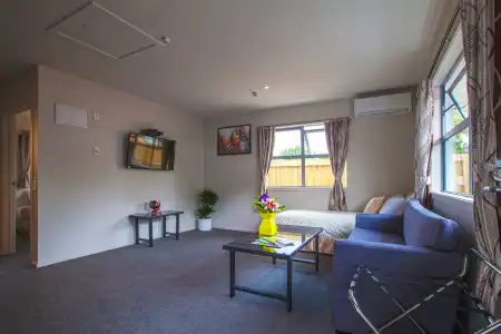 315 motel Riccarton - 6