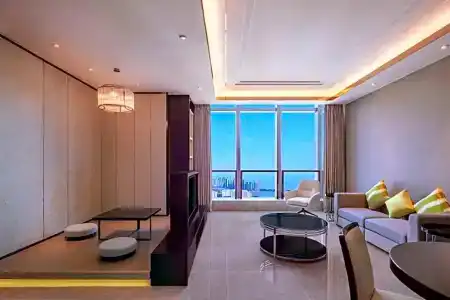 Hilton - 100