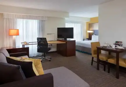 Cambridge Suites Mississauga - 11