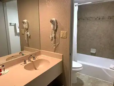 Ramada by Wyndham Kissimmee Gateway - 73