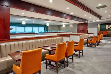 DoubleTree by Hilton - 44
