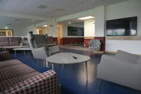 Base Guesthouse by Keflavik Airport - 1