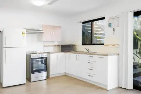 Montego Mermaid Beach Motel - 78