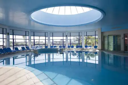 Regency and Spa - 15