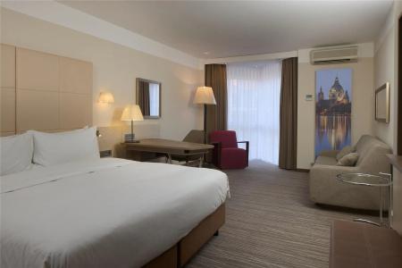 DoubleTree by Hilton Hannover Schweizerhof - 38